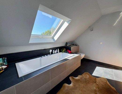 Badezimmer im Obergeschoss