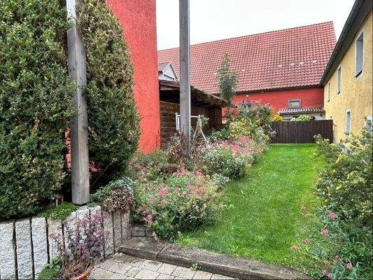 Garten auf Südseite des Hauses