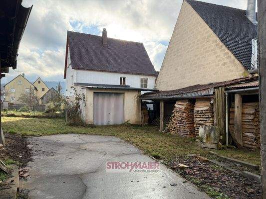 Blick zur Einzelgarage