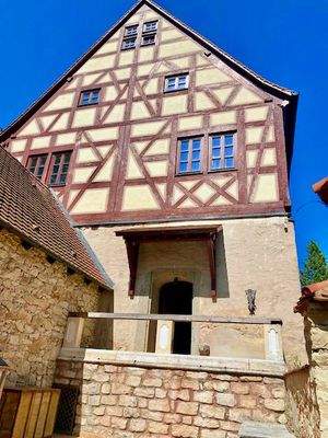 Schloss Fachwerkgiebel neu 2024.jpeg