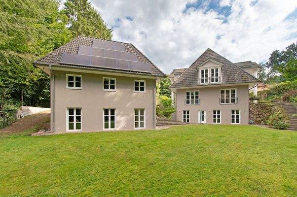  Separate Einliegerwohnung und große Gartenfläche