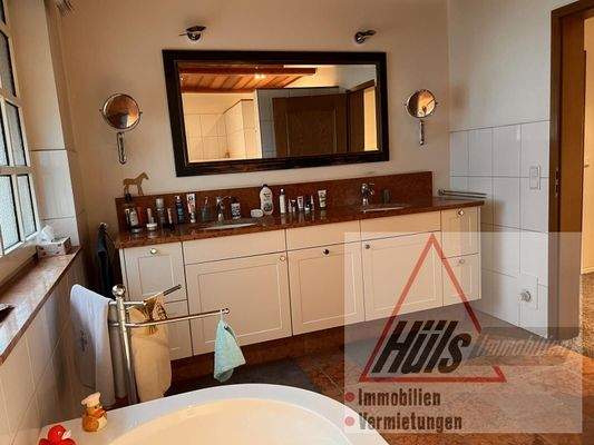 Badezimmer Hauptwohnung2