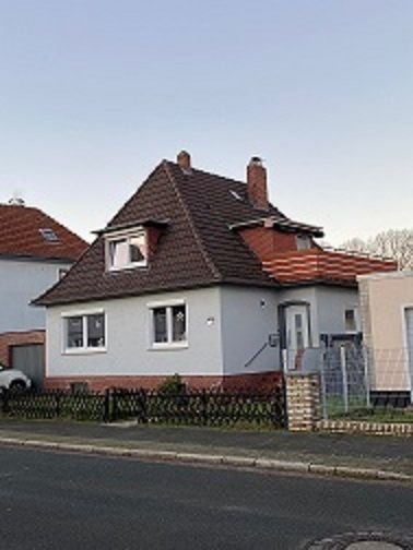 Ruhiges Ein-(Zwei) Familienhaus mit Garage