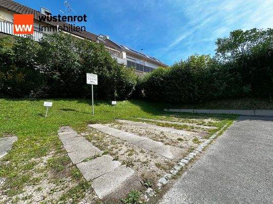 Aussenansicht: Ein fester Platz für Ihr Auto – unkompliziert, nah und verlässlich