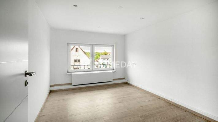 1. OG Schlafzimmer 1