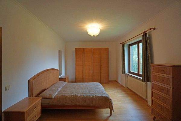 Nordostseitiges Zimmer im Erdgeschoß