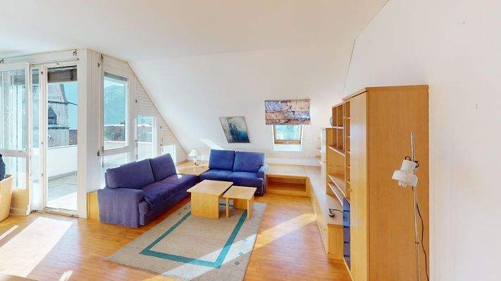 Charmante 3-Zimmer-Dachgeschosswohnung mit Terrasse, Aussicht & Garage – Silandro mansarda con terrazza e garage – attic apartment with terrace, view & garage in central location.