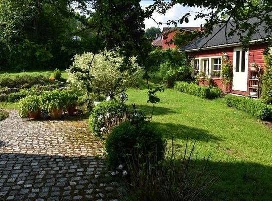 Garten mit Gartenhaus