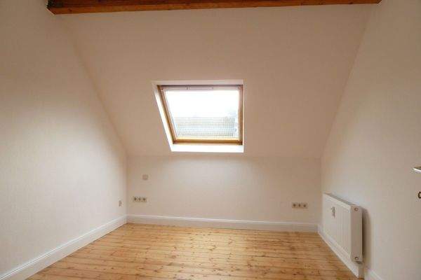 Arbeits-/Schlafzimmer