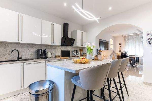 EG_Wohnküche möbliert (10)