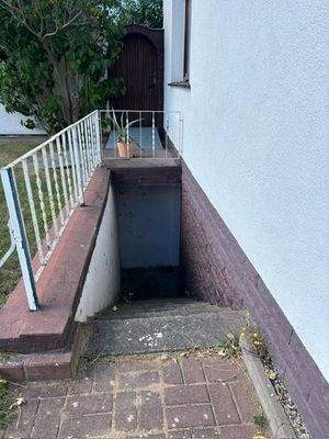 Eingang zum Keller.JPG