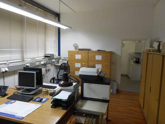 Büro 1 mit 2 Arbeitsplätzen