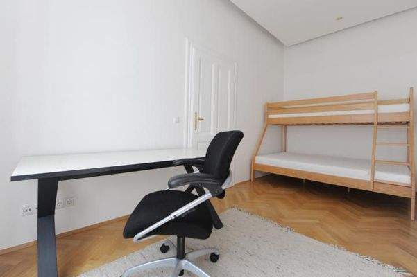 Arbeitszimmer mit Stockbett/Study with bunk bed