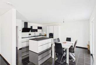 Blick vom Wohnzimmer in Richtung Küche