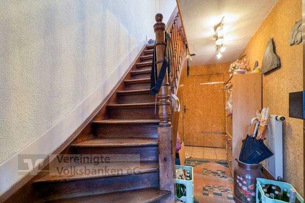 Eingang-Treppenhaus