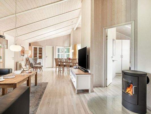 Wohnzimmer mit Kamin 