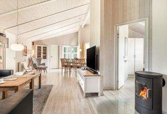 Wohnzimmer mit Kamin 