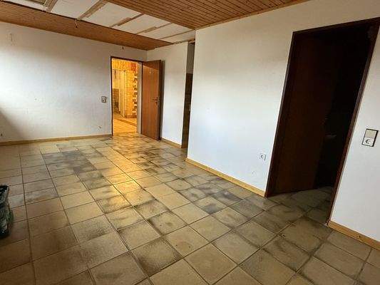 Appartement mit Küche und Bad UG