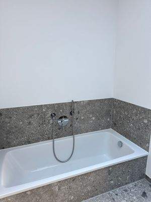 Großes Badezimmer Bild 2