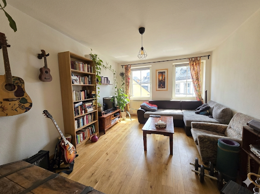 Wohnzimmer 3. OG virtual staged