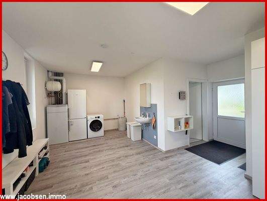 HWR mit Nebeneingang