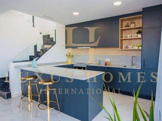 1983F09C-5A86-4982-813A-0278F87DD1A8