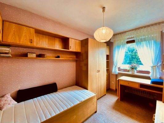 Kinderzimmer/Büro EG