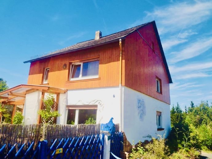 **Provisionsfrei** Extravagantes Einfamilienhaus mit reizendem Wintergarten  und Garage sowie schönem Grundstück in Reitzenhain