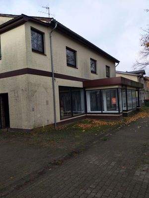 Vorderhaus, ehemals mit Laden