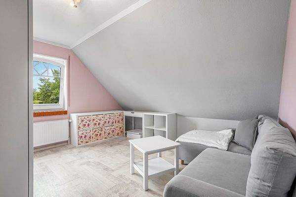 Durchgangszimmer  (DG)