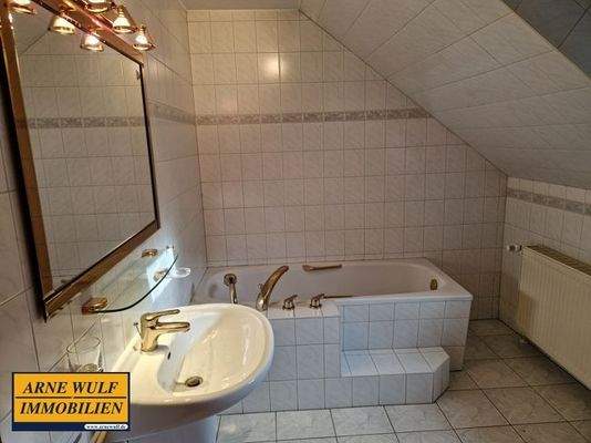 Wannenbad im OG