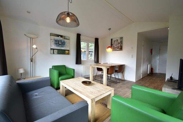 Chalet Bad Hoophuizen Wohnzimmer  01