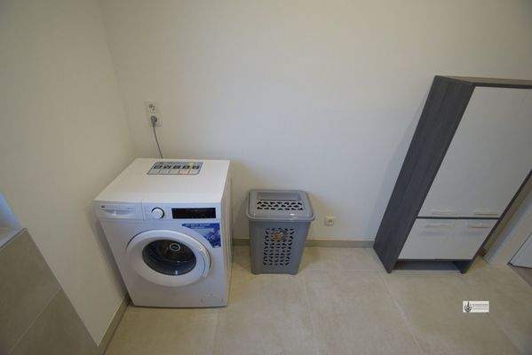 Waschmaschine vorhanden