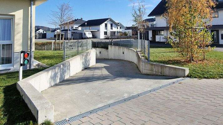 Breite Garageneinfahrt