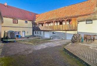 Hof mit Terrasse
