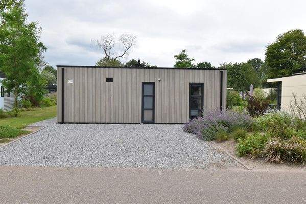 ferienhaus-kaufen-biddinghuizen-terrassen-durchsic