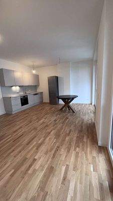 Groß (offene EBK mit Kühlschr