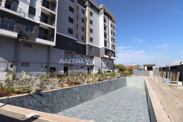 Apartments in a Complex with Pool and Parking in Antalya