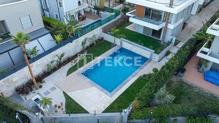 Semi-Detached Villas with Pool in İzmir Urla