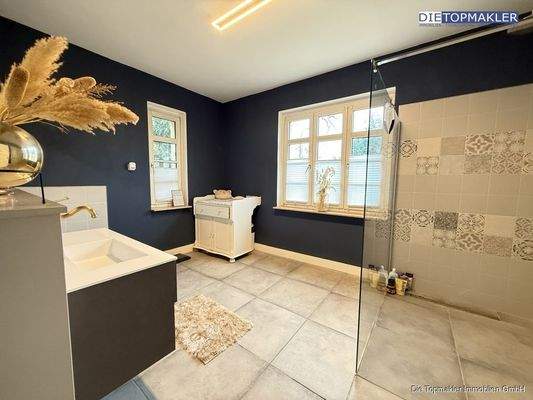 Badezimmer im Erdgeschoss