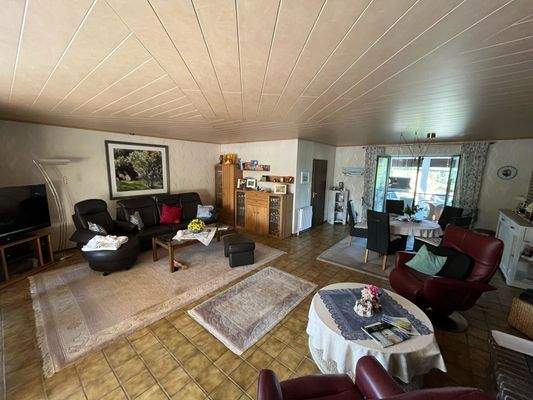 Großzügiges Wohn- und Esszimmer