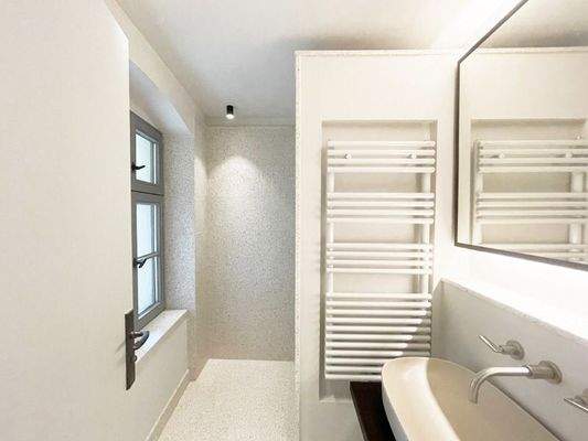 Duschbad mit Fenster