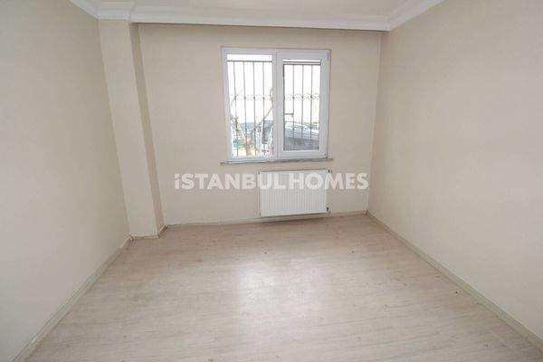 1-Bedroom Flat Near Metrobus in Esenyurt