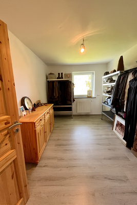 Ankleide : Büro 4.png