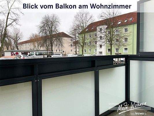 Blick vom Balkon am Wohnzimmer