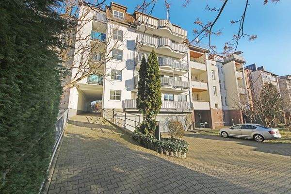 Hausansicht / Hofbereich