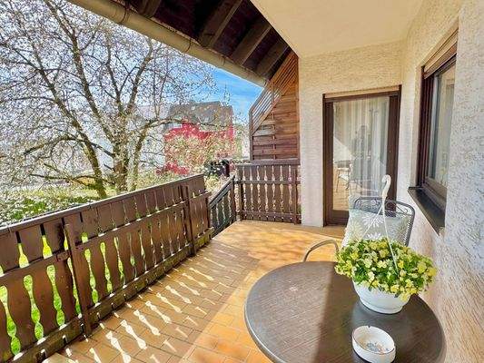 Balkon Obergeschoss mit Zugang in den Garten (2)