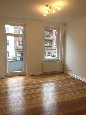 Zimmer rechts zur Straße