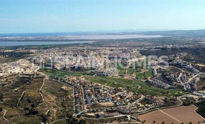 Elegant Detached Villas Close to the Golf Courses in Rojales