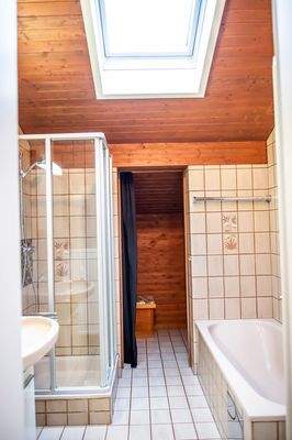 Badezimmer Ansicht 1